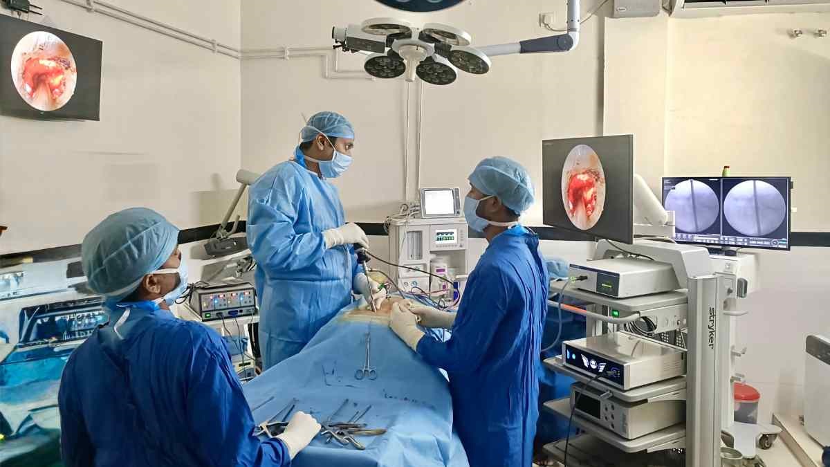 Dr. Kumar Anupam – Best Orthopaedic Surgeon in Gaya | Joint Replacement, Arthroscopy & Endoscopic Spine